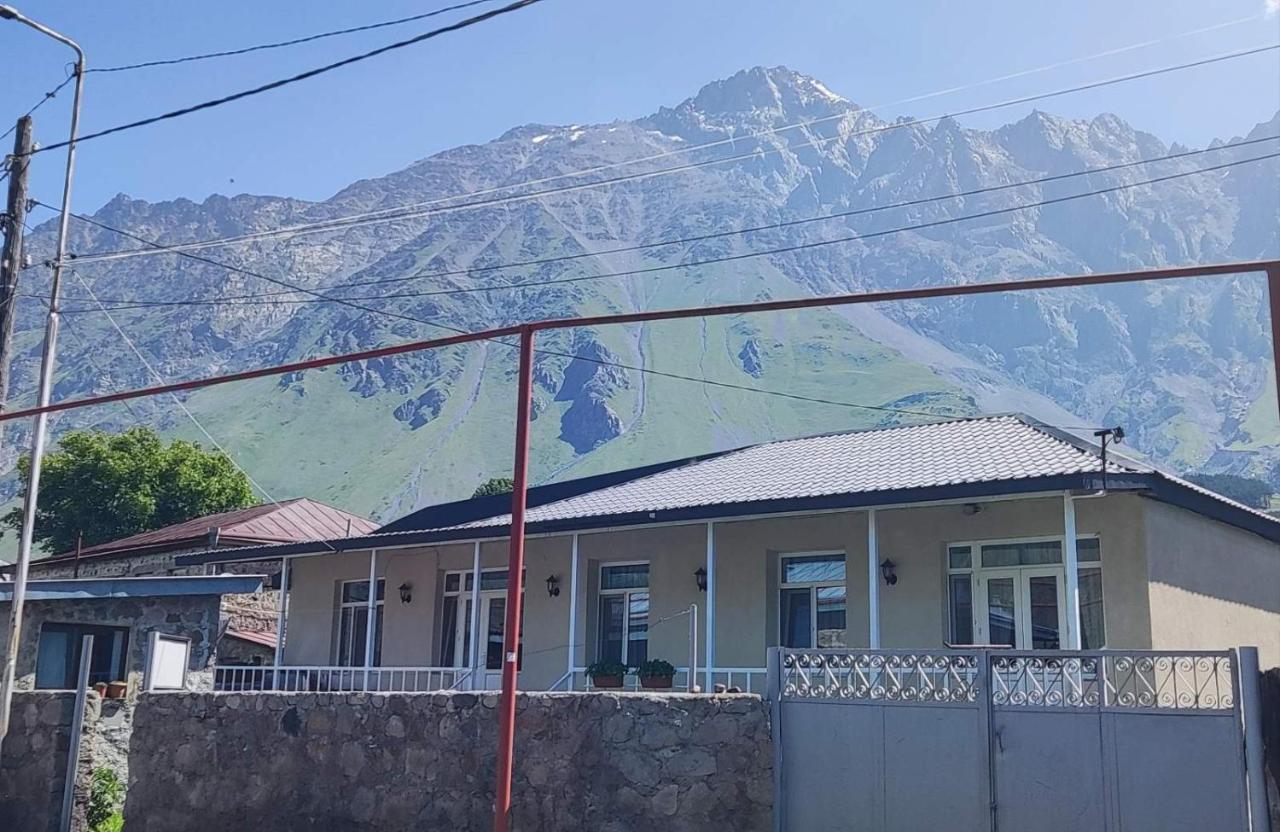 Guest House Lela Rezo Kazbegi Exteriör bild