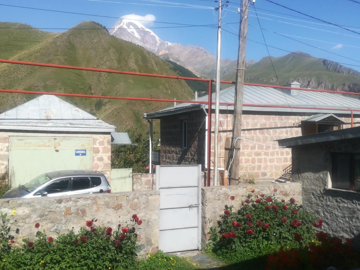 Guest House Lela Rezo Kazbegi Exteriör bild