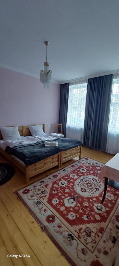 Guest House Lela Rezo Kazbegi Exteriör bild