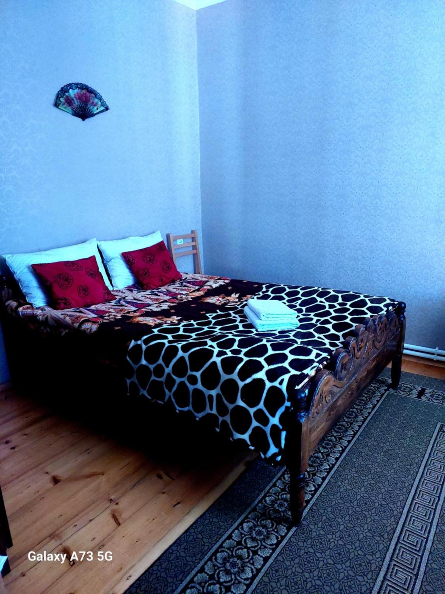 Guest House Lela Rezo Kazbegi Exteriör bild